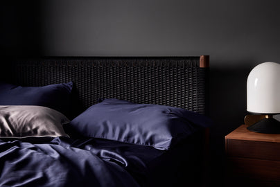 Whom luxury organic bamboo lyocell fitted sheet in Jokull navy