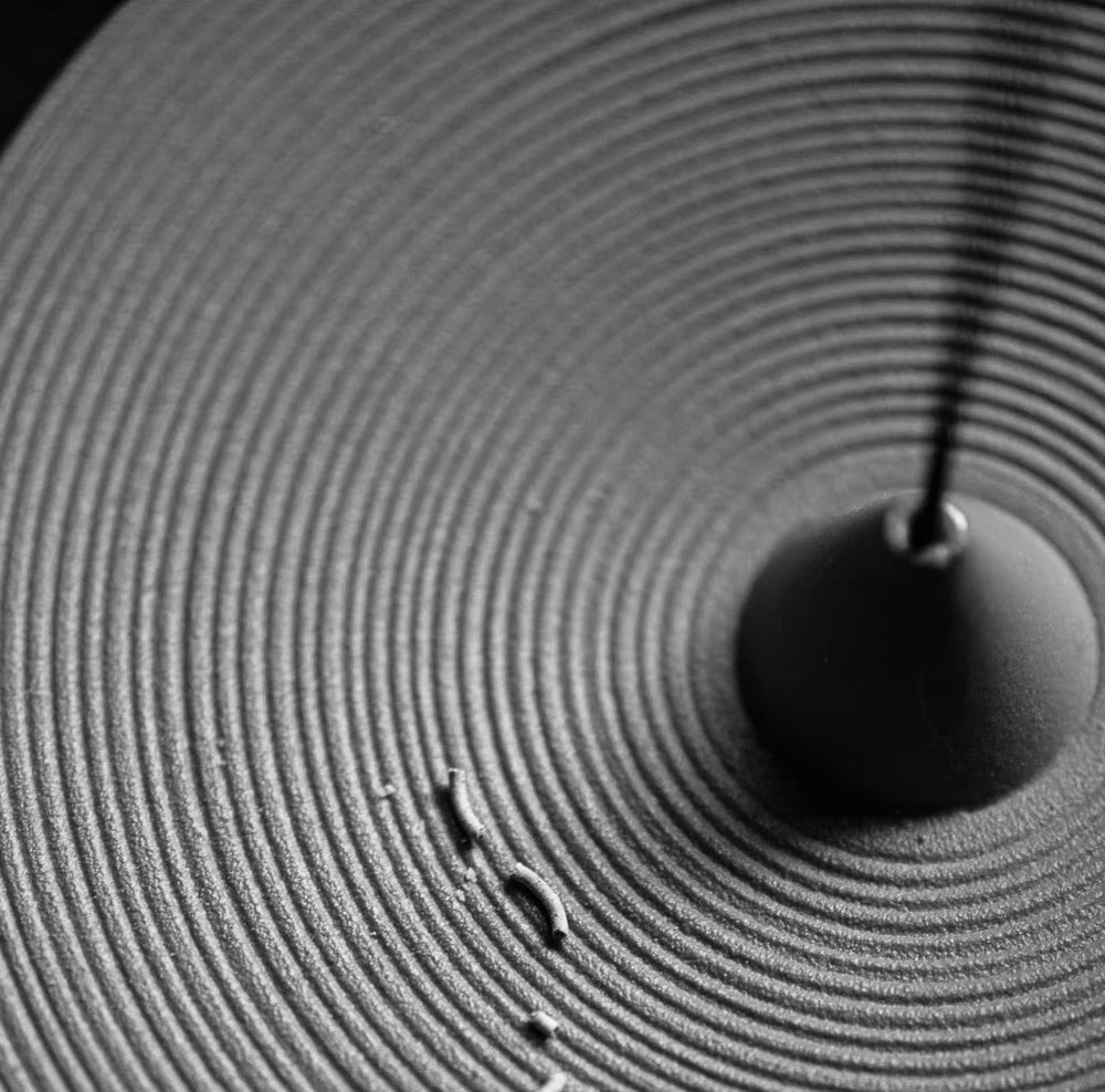 Black_handmade_ceramic_holder